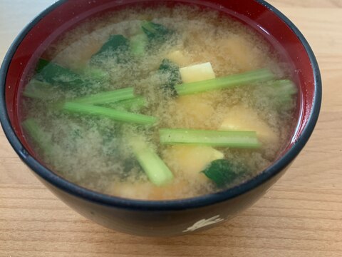 小松菜と豆腐の簡単味噌汁